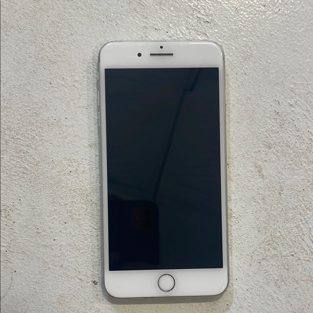 Apple iPhone 7 plus 32 GB unlocked refurbished